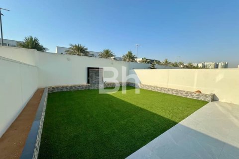 Снять в аренду таунхаус в Al Furjan, Дубай: 3 спальни, 254м², № 22017 - фото 2