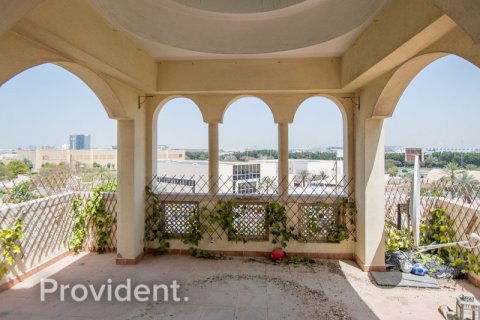 Apartamento en Dubai Festival City, Dubai, 2 dormitorios, 209.7 m², № 2921 - foto 1