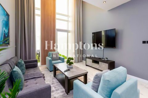 Villa in Dubai Land, Dubai 2 bedrooms, 123.79975071 sq.m. № 101481 - photo 2