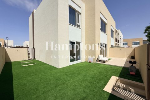 Снять в аренду квартиру в Dubai South (Dubai World Central), Дубай: 3 спальни, 222.77953594м², № 101482 - фото 11