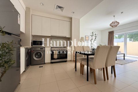 Снять в аренду квартиру в Dubai South (Dubai World Central), Дубай: 3 спальни, 222.77953594м², № 101482 - фото 1