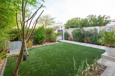 Adosado en Town Square, Dubai, 3 dormitorios, 211.54013100 m², № 101490 - foto 22