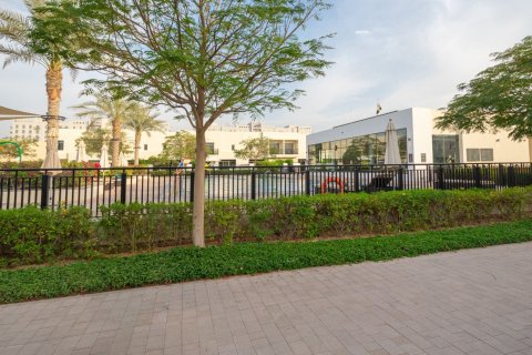 Adosado en Town Square, Dubai, 3 dormitorios, 211.54 m², № 101490