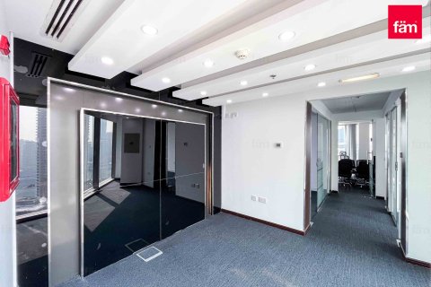 Снять в аренду офис в Бизнес-Бэе, Дубай: 92.9м², № 64085 - фото 1