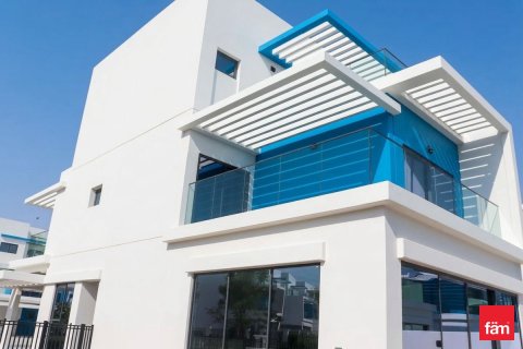 Таунхаус в Дубае, 5 спален, 306м², № 113777