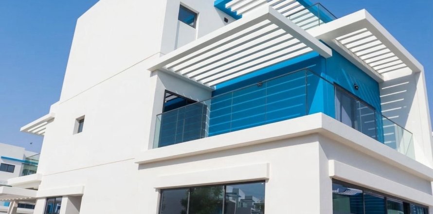 Таунхаус в Дубае, 5 спален, 306м², № 113777