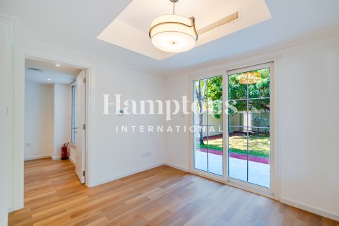 Townhouse in Springs 4, The Springs, Dubai 4 bedrooms, 347.08560800 sq.m. № 63301 - photo 4