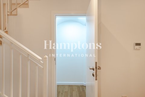 Townhouse in Springs 4, The Springs, Dubai 4 bedrooms, 347.08560800 sq.m. № 63301 - photo 7