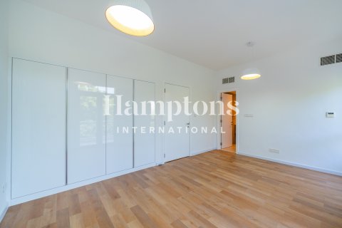 Townhouse in Springs 4, The Springs, Dubai 4 bedrooms, 347.08560800 sq.m. № 63301 - photo 2