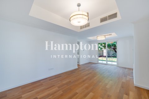 Townhouse in Springs 4, The Springs, Dubai 4 bedrooms, 347.08560800 sq.m. № 63301 - photo 9