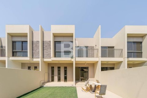 Villa en DAMAC Hills (Akoya by DAMAC), Dubai, 3 dormitorios, 175 m², № 57111 - foto 2