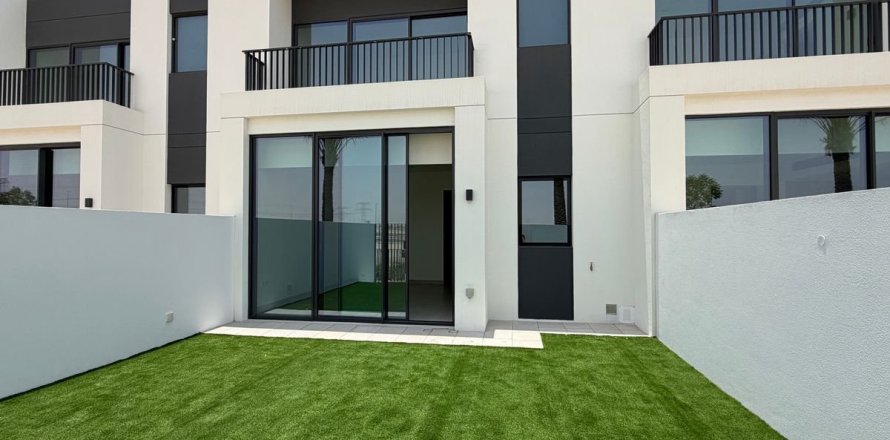 Таунхаус в Дубае, 3 спальни, 158.6м², № 113616