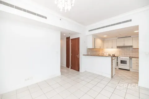 Apartamento en AL MURJAN TOWER en Dubai Marina, Dubai, 1 dormitorio, 110 m², № 62981 - foto 2