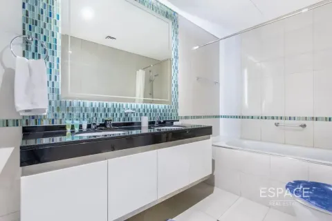 Apartment in DAMAC HEIGHTS in Dubai Marina, Dubai 1 bedroom, 82 sq.m. № 62977 - photo 3