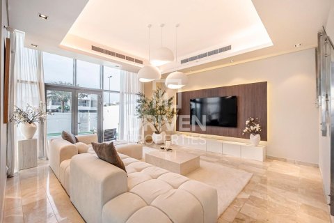 Villa en Jebel Ali, Dubai, 4 dormitorios, 476.78 m², № 142621 - foto 3