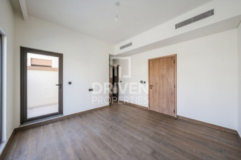 Adosado en Damac Lagoons, Dubai, 4 dormitorios, 144 m², № 142620 - foto 12
