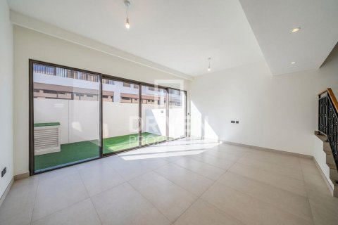 Adosado en Damac Lagoons, Dubai, 4 dormitorios, 144 m², № 142620