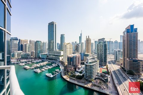 Купить квартиру в Дубай Марине, Дубай: 3 спальни, 119.6м², № 3843 - фото 1