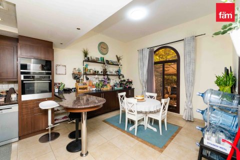 Townhouse in Dubai 4 bedrooms, 309.4 sq.m. № 23776 - photo 5