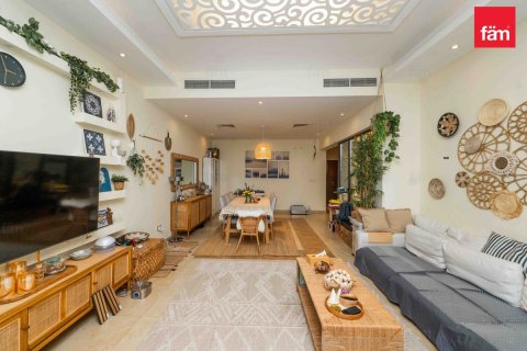 Townhouse in Dubai 4 bedrooms, 309.4 sq.m. № 23776 - photo 24