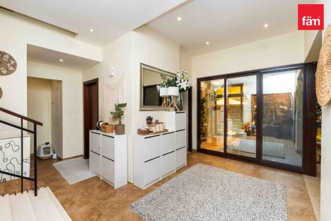 Townhouse in Dubai 4 bedrooms, 309.4 sq.m. № 23776 - photo 23