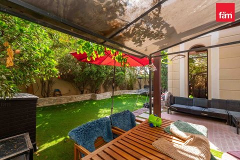 Townhouse in Dubai 4 bedrooms, 309.4 sq.m. № 23776 - photo 10