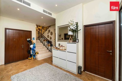 Townhouse in Dubai 4 bedrooms, 309.4 sq.m. № 23776 - photo 4