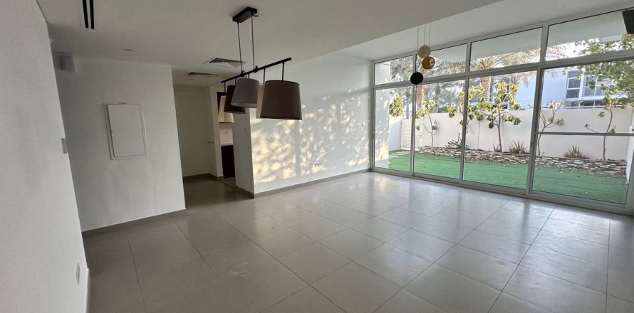 Adosado en Dubai, 3 dormitorios, 187.2 m², № 55205