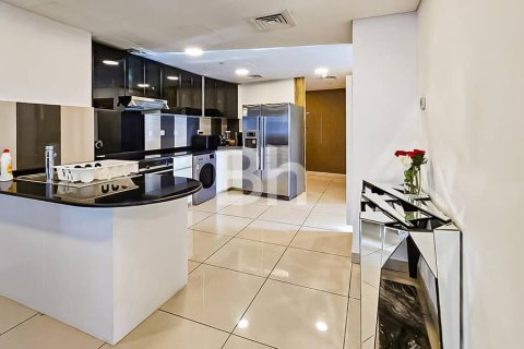 Снять в аренду квартиру в Дубай Марине, Дубай: 3 спальни, 152м², № 23326 - фото 10