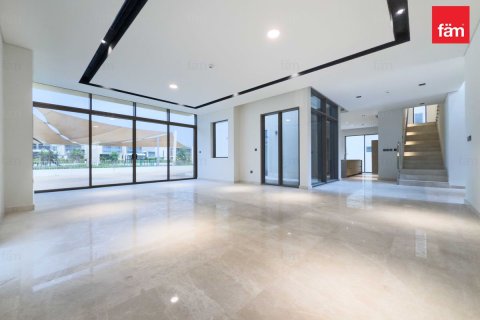 Villa in Dubai Hills Estate, Dubai 4 bedrooms, 691.1 sq.m. № 83686 - photo 2