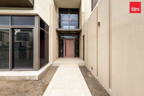 Villa in Dubai Hills Estate, Dubai 4 bedrooms, 691.1 sq.m. № 83686 - photo 4