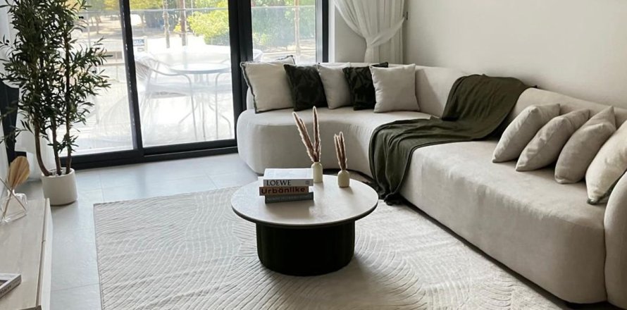 Квартира в Дубае, 1 спальня, 79.2м², № 83687