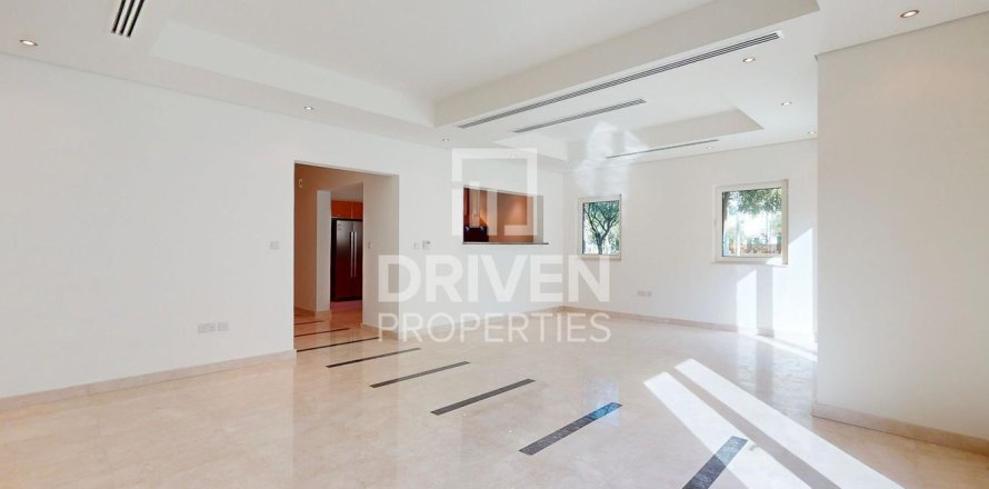 Adosado en Al Furjan, Dubai, 3 dormitorios, 301 m², № 20362