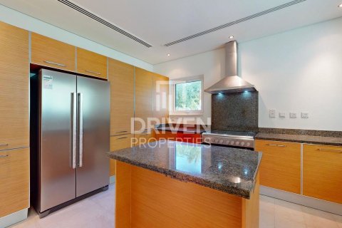 Adosado en Al Furjan, Dubai, 3 dormitorios, 301 m², № 20362 - foto 9