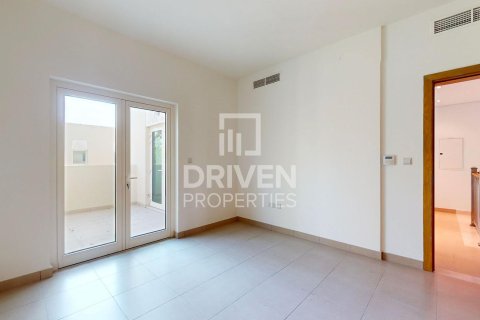 Adosado en Al Furjan, Dubai, 3 dormitorios, 301 m², № 20362 - foto 20