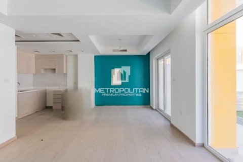 Купить таунхаус в DAMAC Hills (Akoya by DAMAC), Дубай: 3 спальни, 112м², № 73132 - фото 4