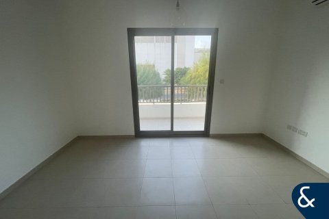 Снять в аренду виллу в Hayat Townhouses, Town Square, Дубай: 3 спальни, 207м², № 79002 - фото 7