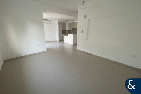 Снять в аренду виллу в Hayat Townhouses, Town Square, Дубай: 3 спальни, 207м², № 79002 - фото 1