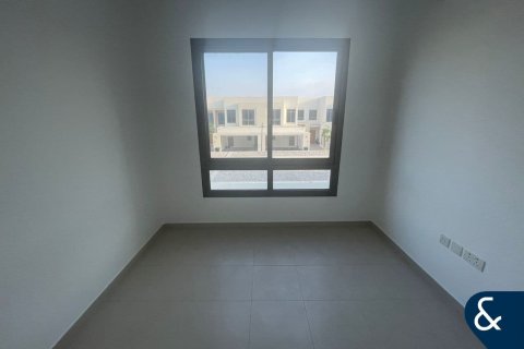 Снять в аренду виллу в Hayat Townhouses, Town Square, Дубай: 3 спальни, 207м², № 79002 - фото 11