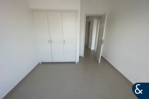 Снять в аренду виллу в Hayat Townhouses, Town Square, Дубай: 3 спальни, 207м², № 79002 - фото 12