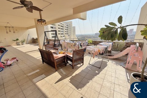 Снять в аренду квартиру в Motor City, Дубай: 3 спальни, 272м², № 79003 - фото 8