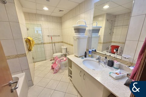 Снять в аренду квартиру в Motor City, Дубай: 3 спальни, 272м², № 79003 - фото 18