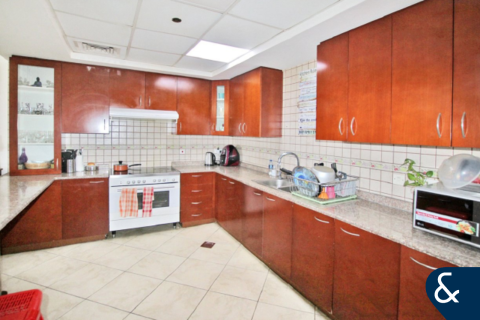 Снять в аренду квартиру в Motor City, Дубай: 3 спальни, 272м², № 79003 - фото 5