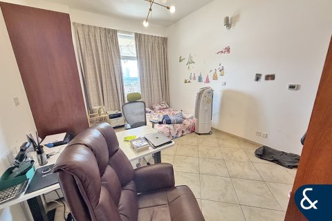 Снять в аренду квартиру в Motor City, Дубай: 3 спальни, 272м², № 79003 - фото 14