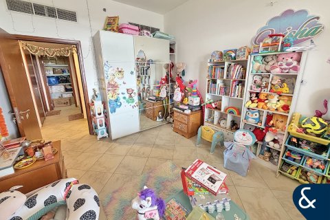 Снять в аренду квартиру в Motor City, Дубай: 3 спальни, 272м², № 79003 - фото 11