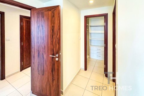 Снять в аренду квартиру в Бурдж-Халифе, Дубай: 2 спальни, 135м², № 16865 - фото 14