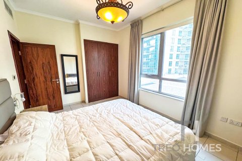 Снять в аренду квартиру в Бурдж-Халифе, Дубай: 2 спальни, 135м², № 16865 - фото 9