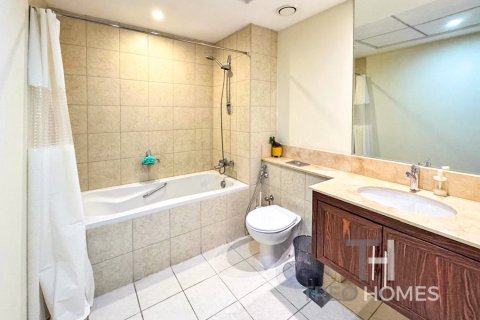 Снять в аренду квартиру в Бурдж-Халифе, Дубай: 2 спальни, 135м², № 16865 - фото 7