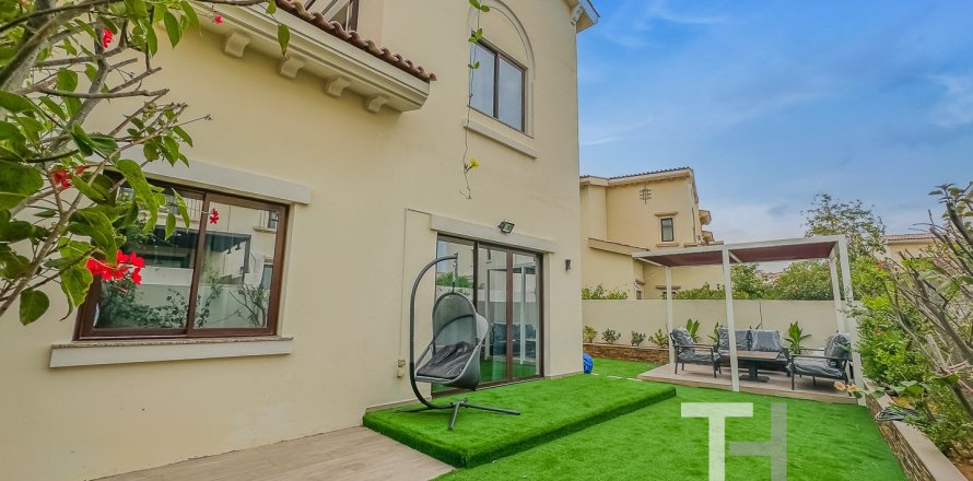 Таунхаус в Риме, Дубай, 3 спальни, 240м², № 16855