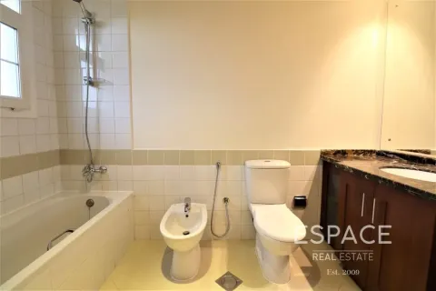 Villa in Arabian Ranches, Dubai 2 bedrooms, 175 sq.m. № 62309 - photo 12